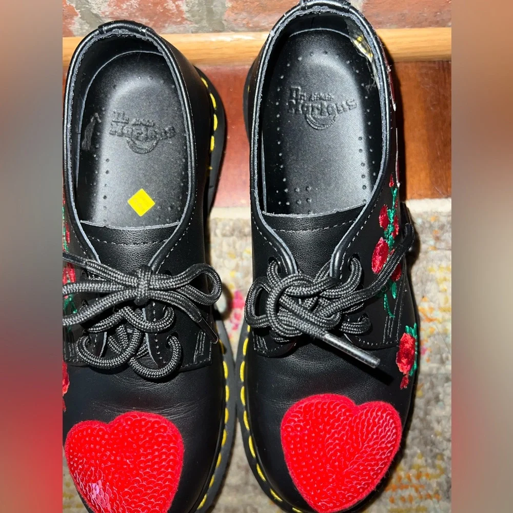 NWOT Dr. Martens Oxfords - Picture 2 of 6